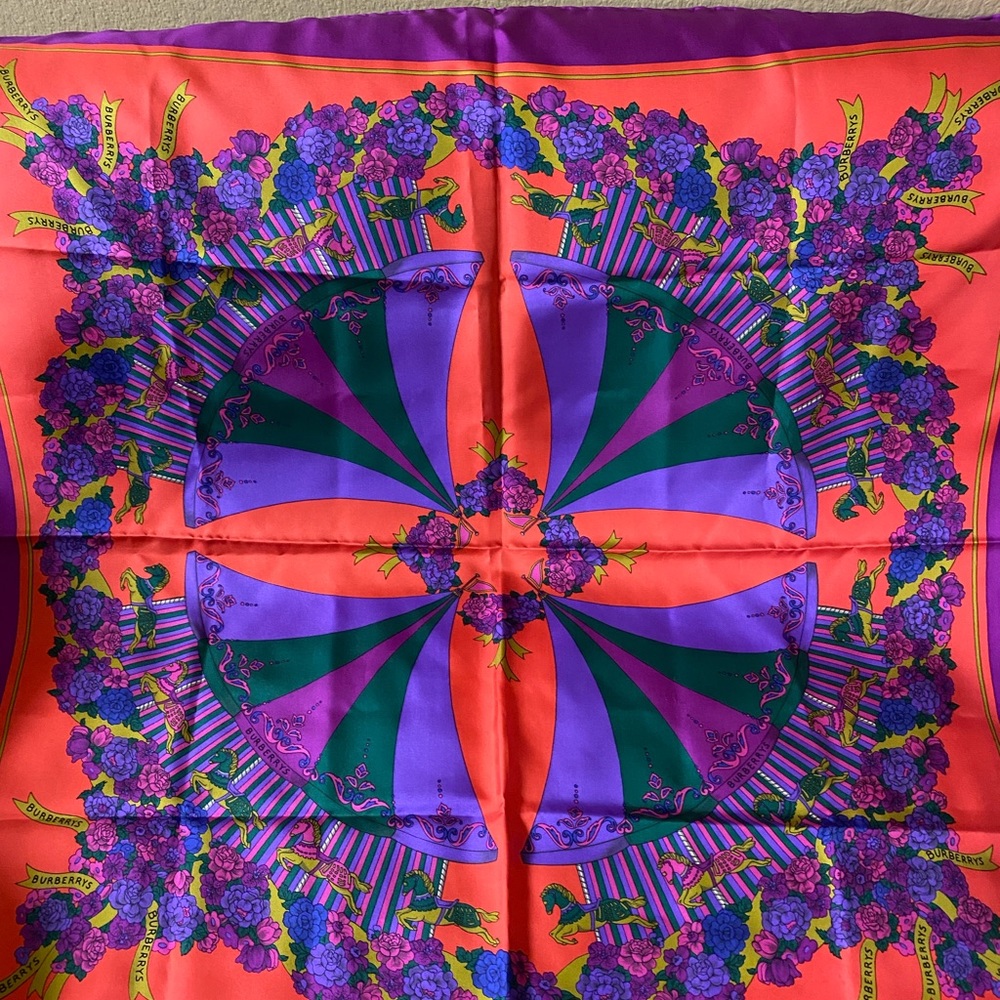 BURBERRYS scarf - Picture 5 of 10